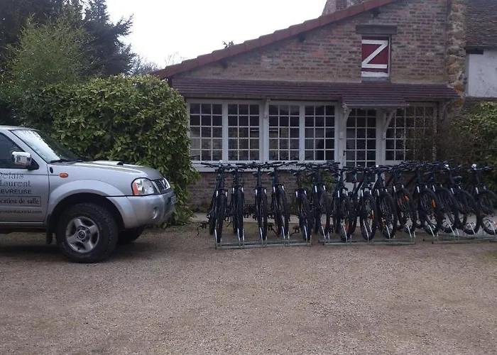 Relais Saint Laurent לינה וארוחת בוקר שוברוז