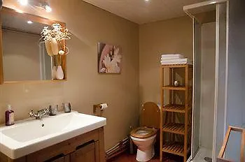 Relais Saint Laurent לינה וארוחת בוקר שוברוז